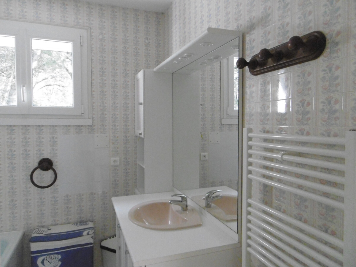 Maison 8 pers. plain-pied, forêt, 900m plage - Photo 13