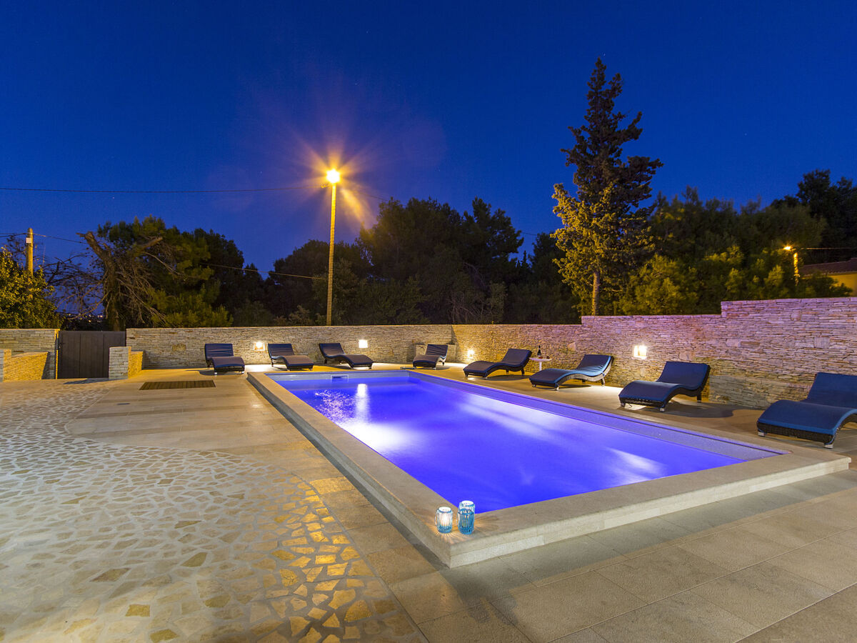Villa L à Premantura : 5 chambres, piscine privée - Photo 6