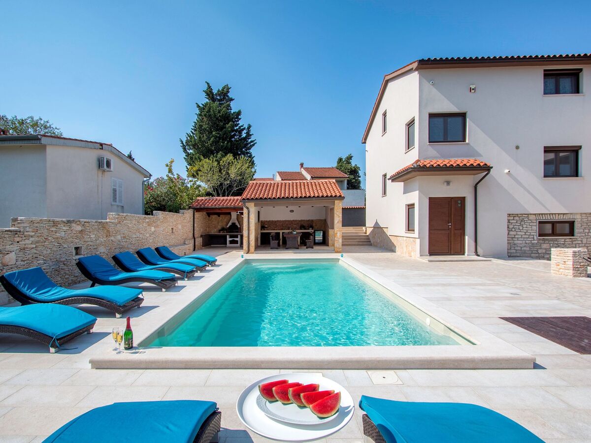 Villa L à Premantura : 5 chambres, piscine privée - Photo 10