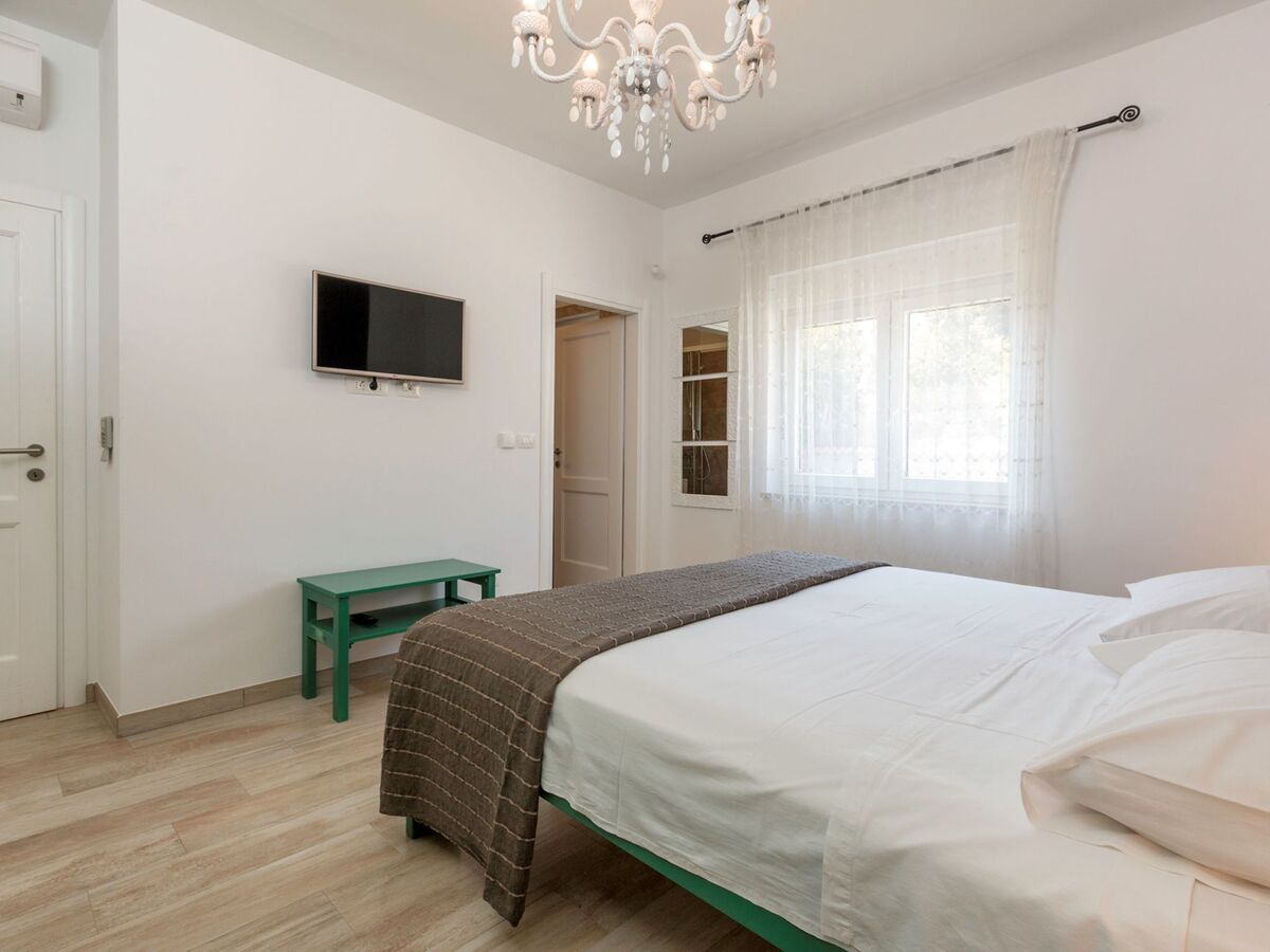 Villa L à Premantura : 5 chambres, piscine privée - Photo 24