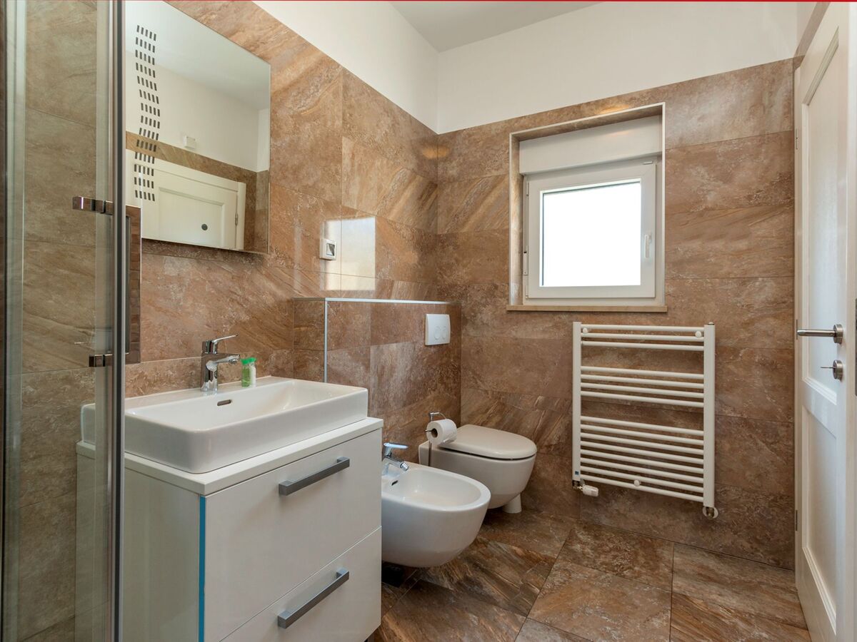 Villa L à Premantura : 5 chambres, piscine privée - Photo 27