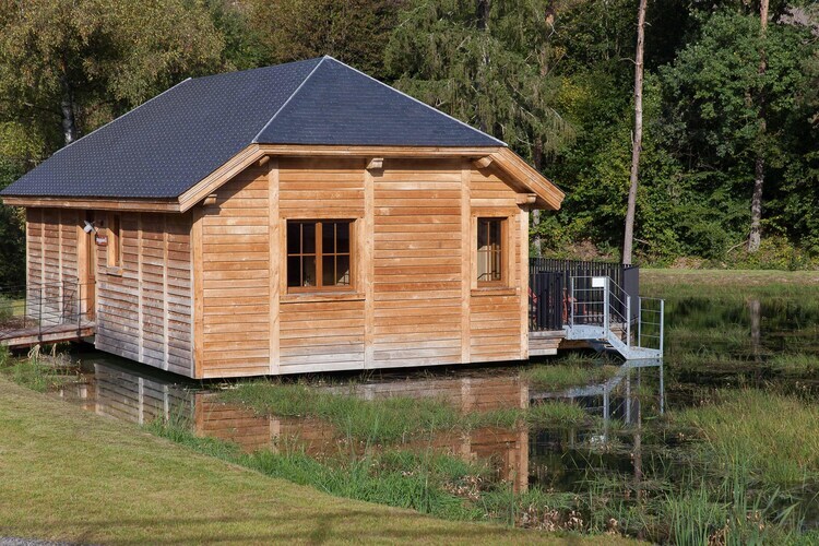 Cabane en bois avec vue sur l'eau à Vencimont - Photo 6