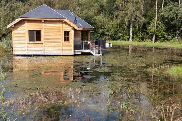 Cabane en bois avec vue sur l'eau à Vencimont - Photo 10