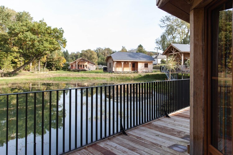 Cabane en bois avec vue sur l'eau à Vencimont - Photo 18