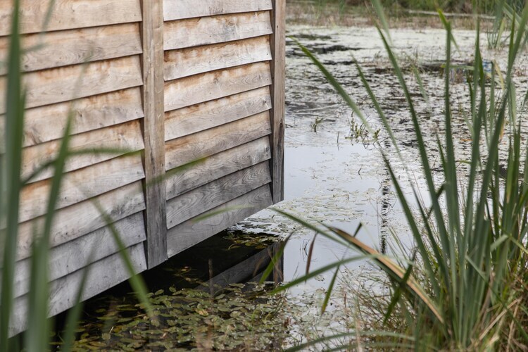 Cabane en bois avec vue sur l'eau à Vencimont - Photo 29