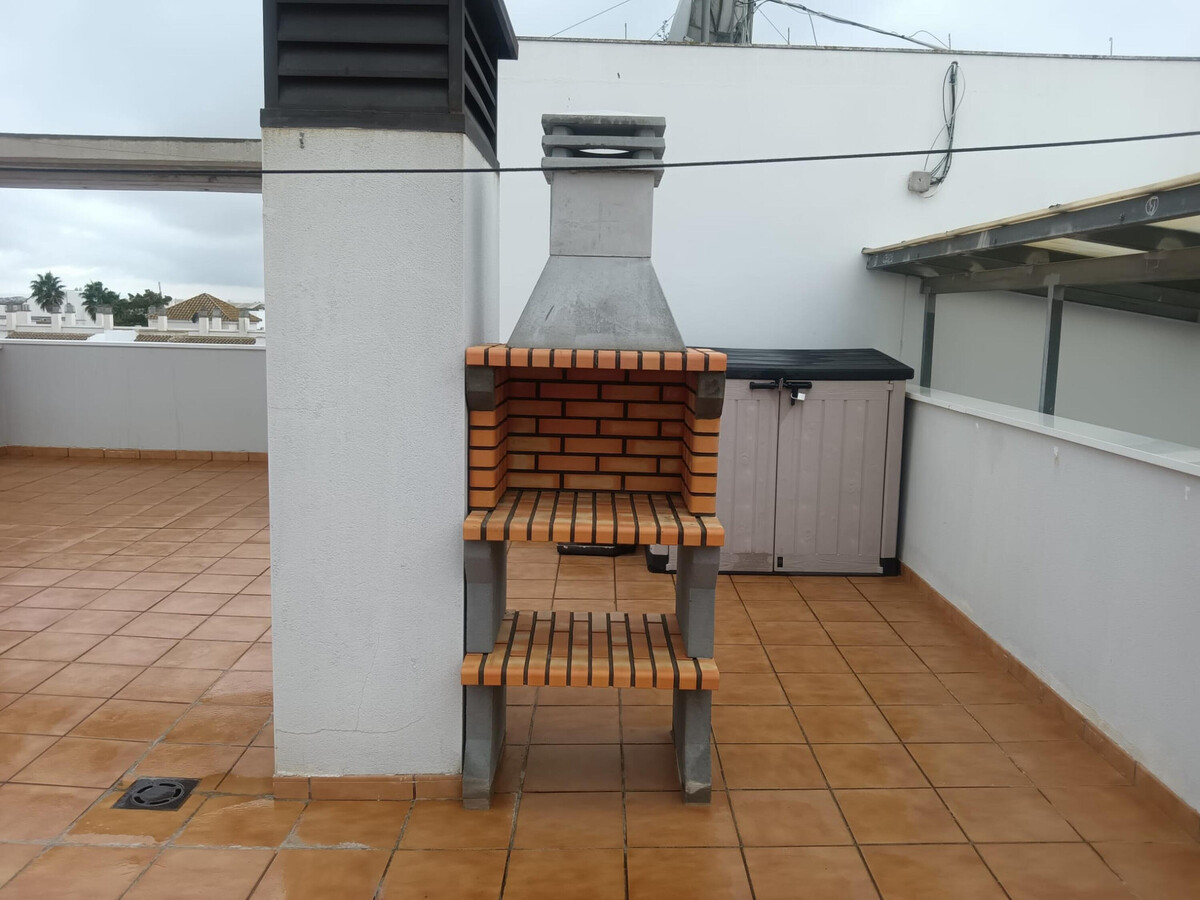 Appartement 6 pers. Roses : terrasse, barbecue & piscine - Photo 19