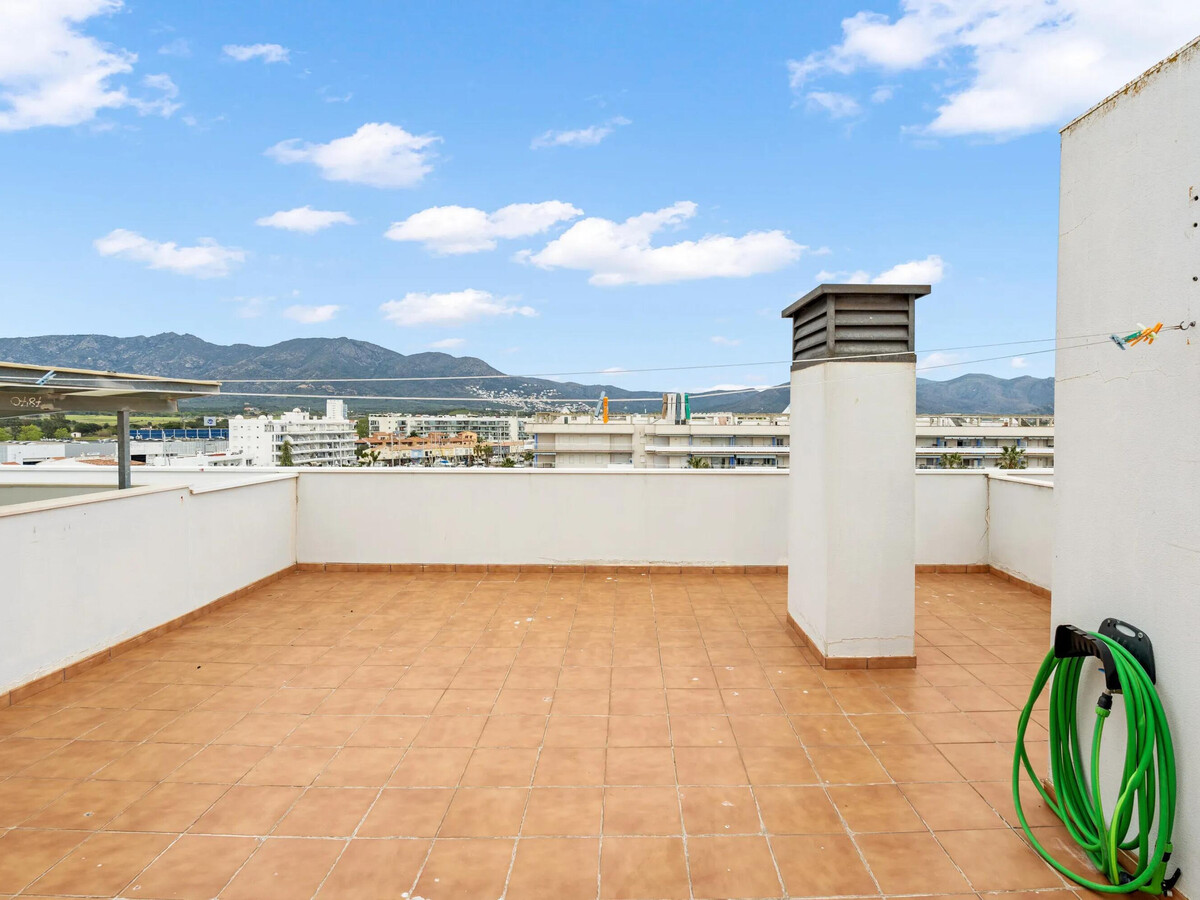 Appartement 6 pers. Roses : terrasse, barbecue & piscine - Photo 25
