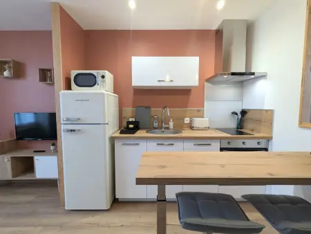 Location appartement à Châteauroux, Studio calme centre-ville Châteauroux avec parking