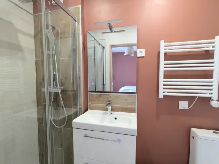Studio rénové centre-ville Châteauroux avec parking : photo 6