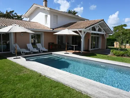 Location maison à Sanguinet, Maison 4 chambres avec piscine, à 8 min du lac de Sanguinet