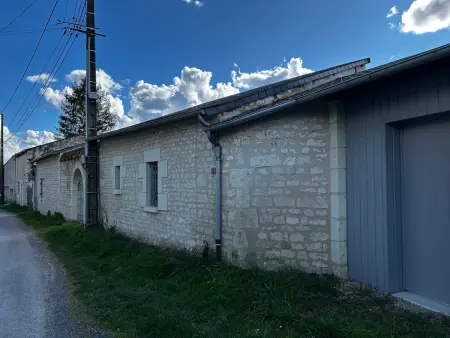 Maison 3 chambres Sossais, rénovée avec terrasse : photo 4