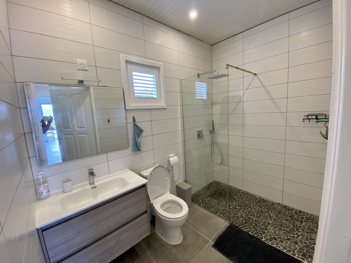 Villa neuve au Marin avec piscine privée et terrasse couverte - Photo 11