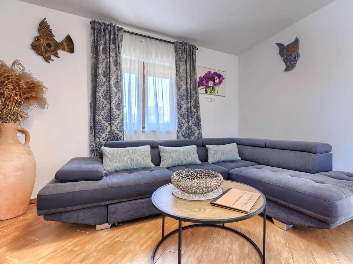 Manera, maison 4 chambres avec piscine chauffée près de Pula - Photo 9