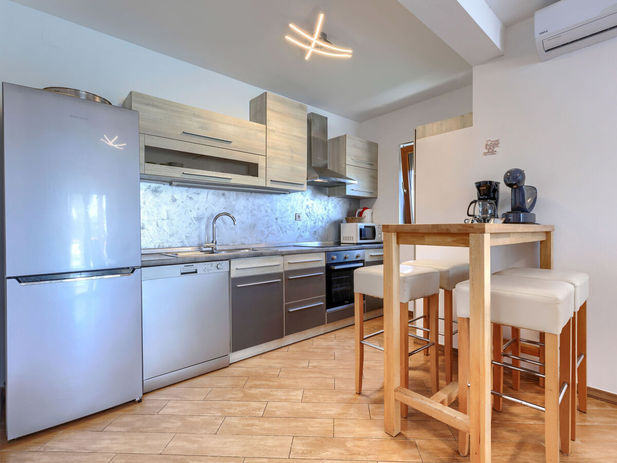 Manera, maison 4 chambres avec piscine chauffée près de Pula - Photo 10