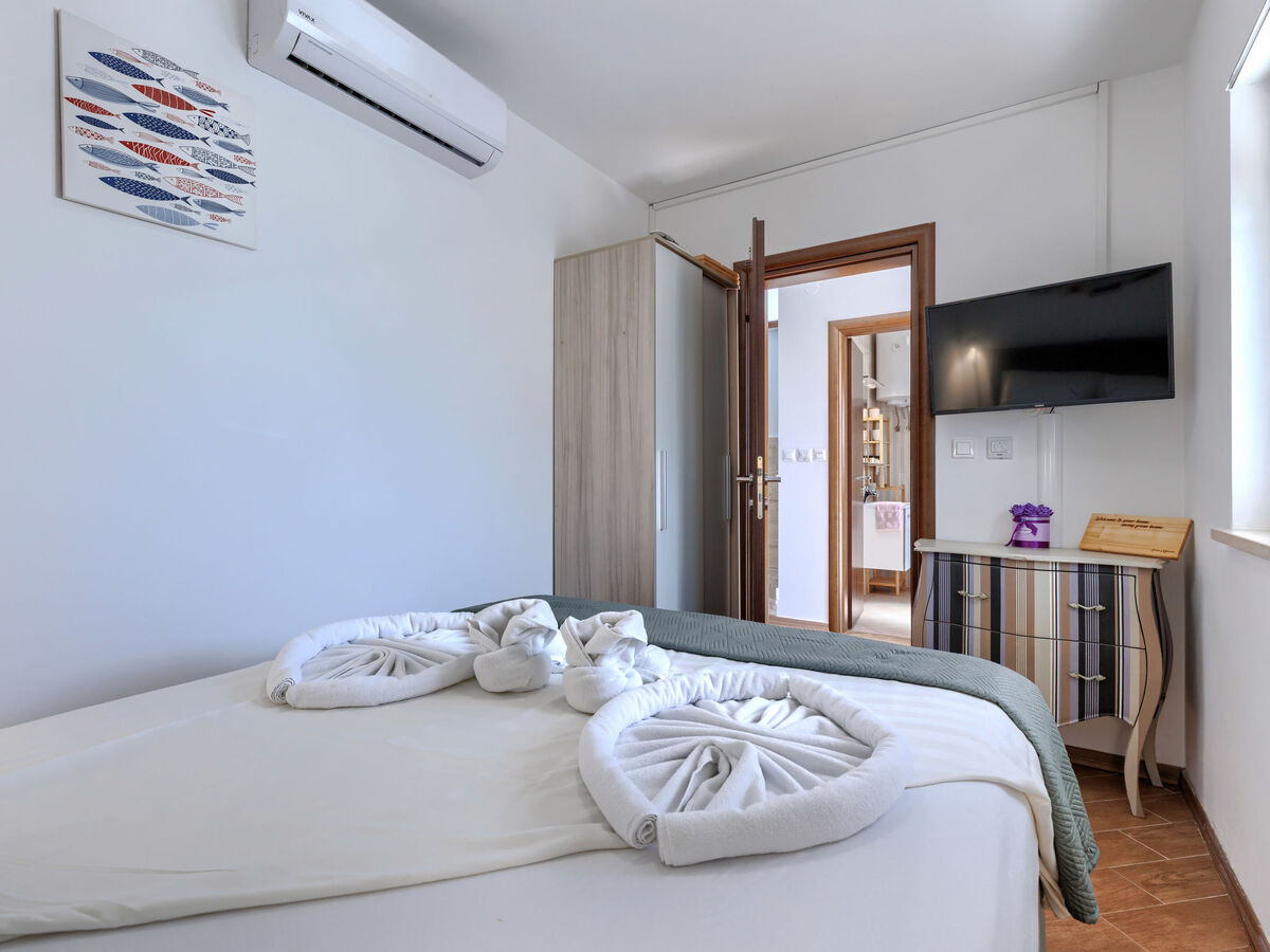 Manera, maison 4 chambres avec piscine chauffée près de Pula - Photo 16
