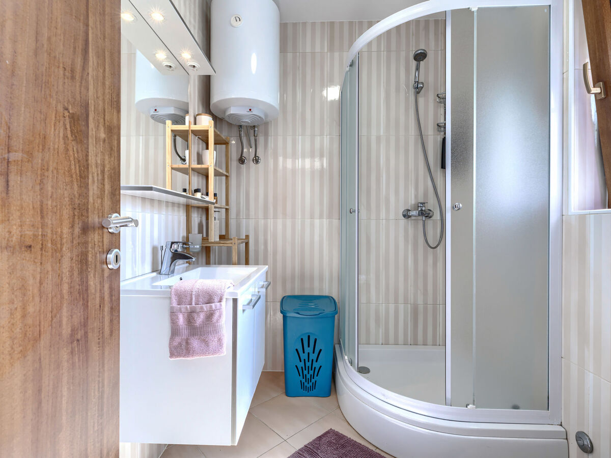 Manera, maison 4 chambres avec piscine chauffée près de Pula - Photo 18