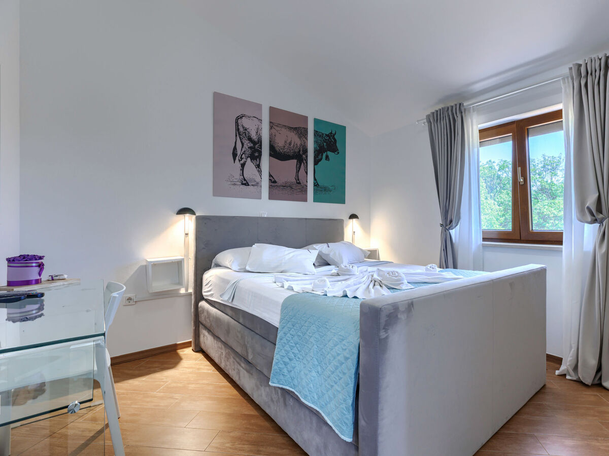 Manera, maison 4 chambres avec piscine chauffée près de Pula - Photo 23