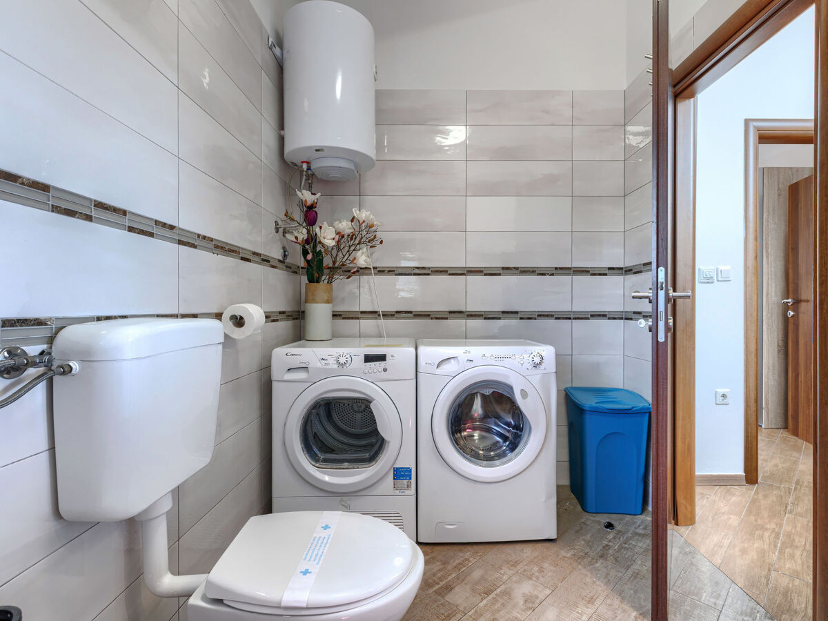 Manera, maison 4 chambres avec piscine chauffée près de Pula - Photo 37