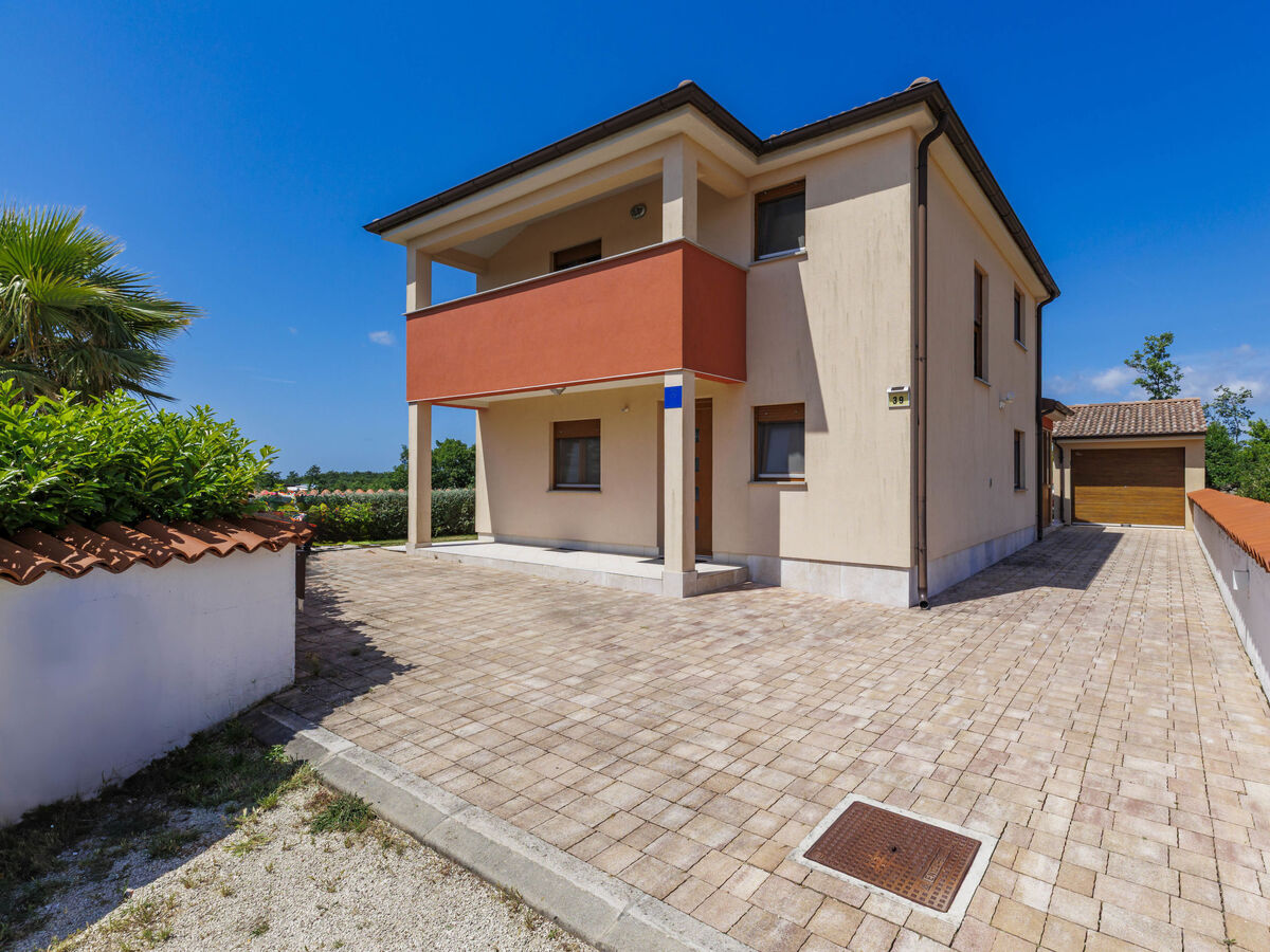 Manera, maison 4 chambres avec piscine chauffée près de Pula - Photo 45