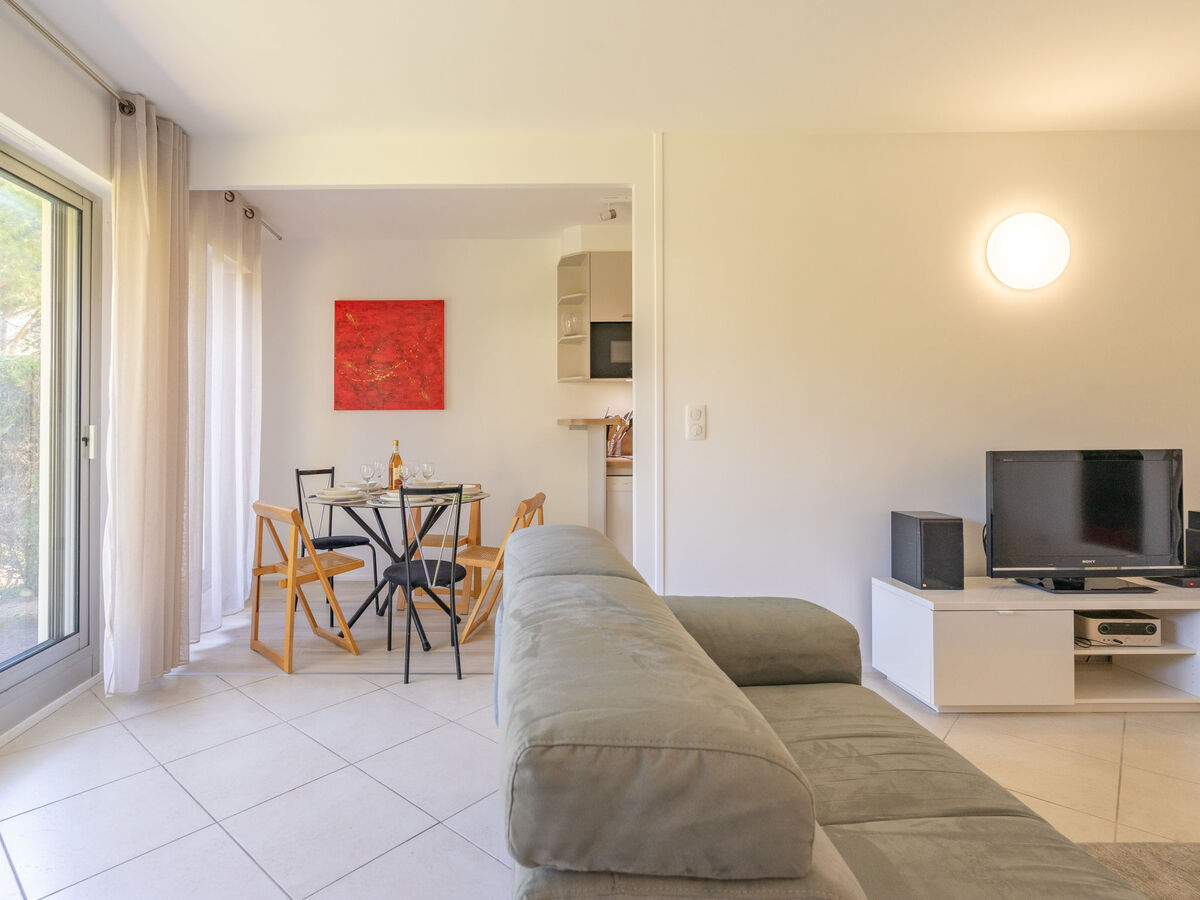 Apt 3 pièces rénové 2025, centre Royan à 700 m mer - Photo 7