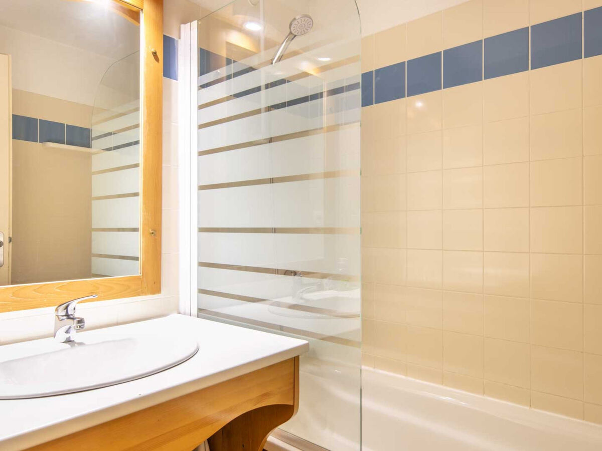 Appartement ski aux pieds à Chamrousse, piscine et montagne - Photo 15