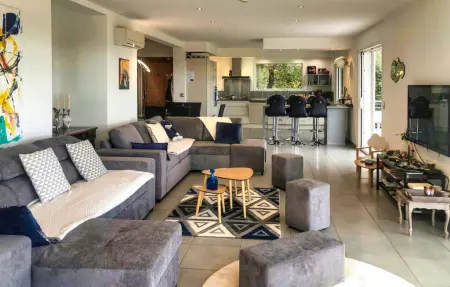 Maison 5 chambres avec piscine chauffée et jacuzzi à Rochefort-du-Gard : photo 3
