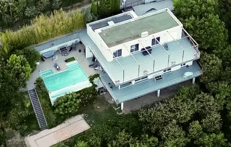 Maison 5 chambres avec piscine chauffée et jacuzzi à Rochefort-du-Gard : photo 11