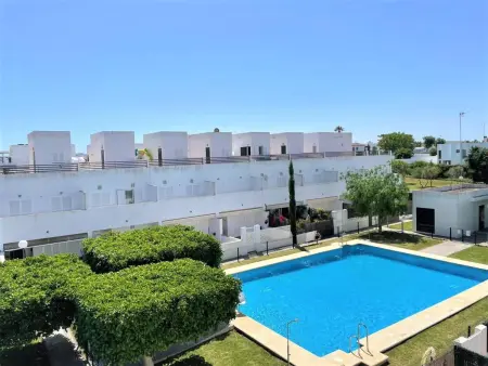 Location villa à Conil de la Frontera, Maison mitoyenne de 3 chambres avec piscine à Conil