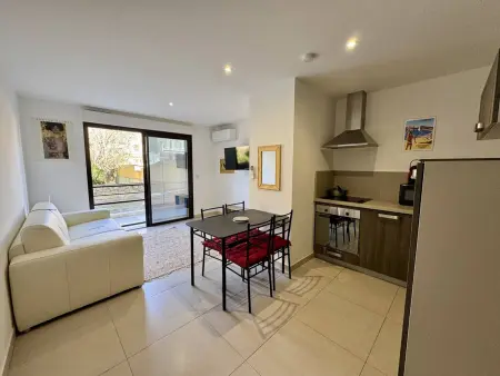 Location appartement à Propriano, Studio moderne au cœur de Propriano, climatisé avec internet