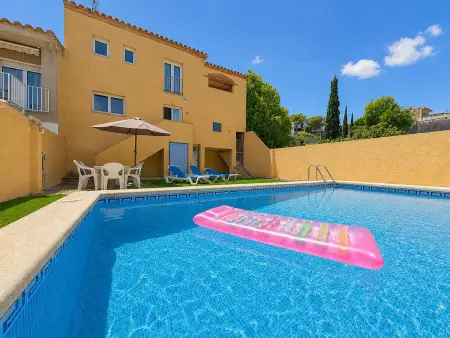 Location villa à L'Escala, Grande Maison avec Piscine Privée, WiFi et Barbecue à 15min de la Plage