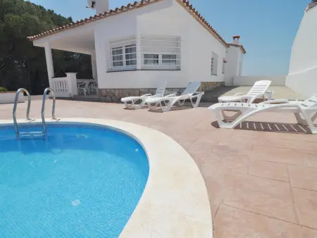 Maison spacieuse et lumineuse avec piscine privée et wifi en face d'un grand espace vert à L'Escala - Photo 1