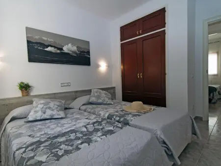 Maison spacieuse et lumineuse avec piscine privée et wifi en face d'un grand espace vert à L'Escala - Photo 17