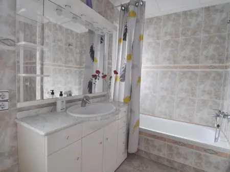 Maison spacieuse et lumineuse avec piscine privée et wifi en face d'un grand espace vert à L'Escala - Photo 19