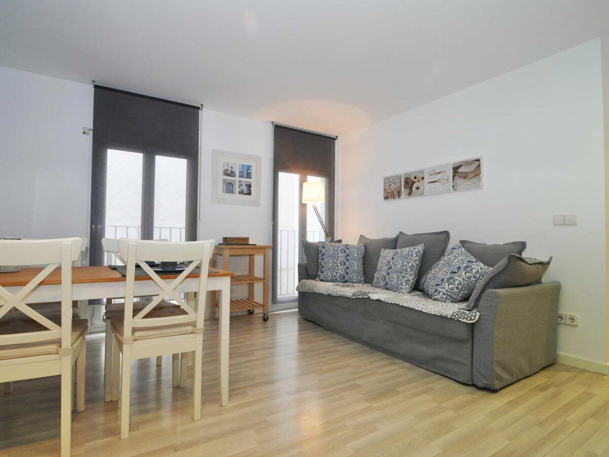 Appartement rénové avec terrasse privée à 400m de la plage - Photo 3
