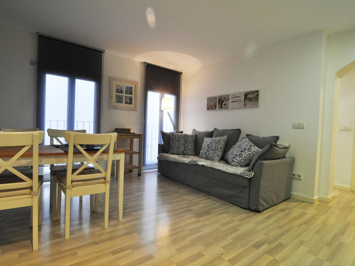 Appartement rénové avec terrasse privée à 400m de la plage - Photo 4