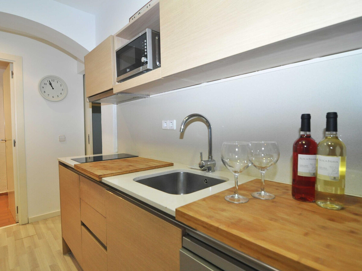 Appartement rénové avec terrasse privée à 400m de la plage - Photo 11