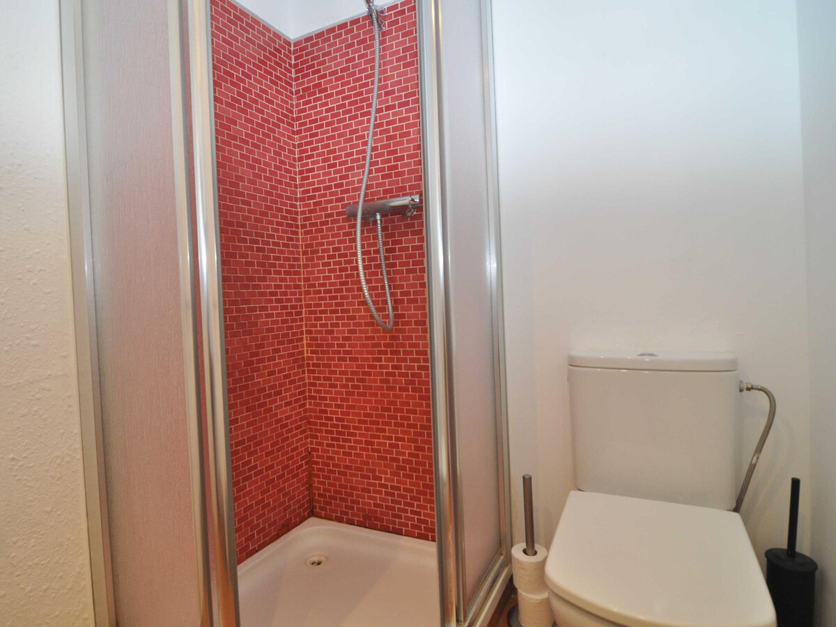 Appartement rénové avec terrasse privée à 400m de la plage - Photo 13