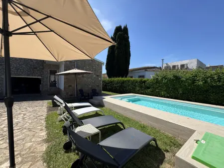 Maison rustique avec piscine privée et climatisation à Sant Martí d’Empúries - Photo 2