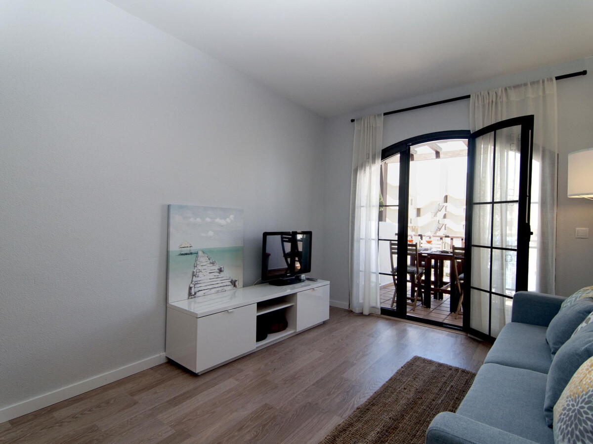 Appartement rénové avec terrasse vue mer au port - Photo 5