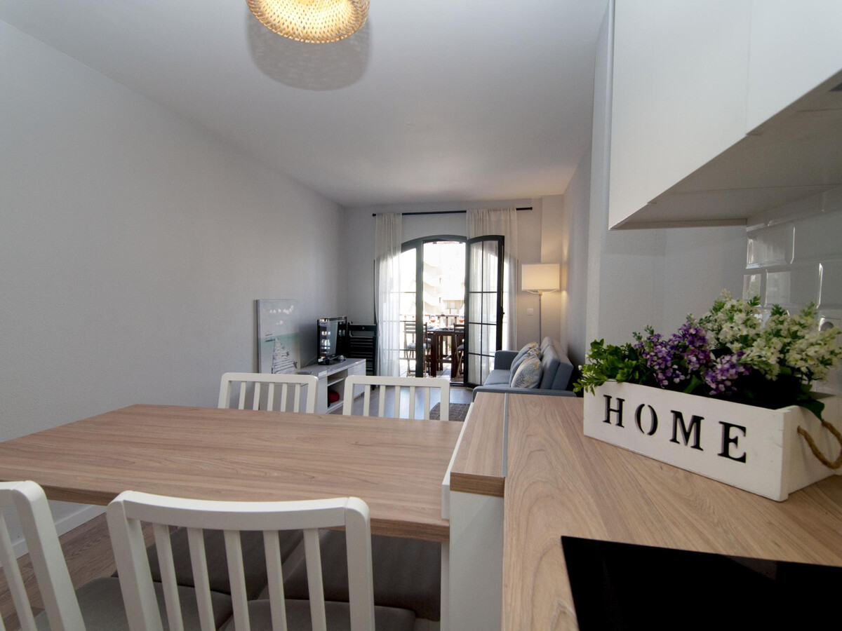 Appartement rénové avec terrasse vue mer au port - Photo 11
