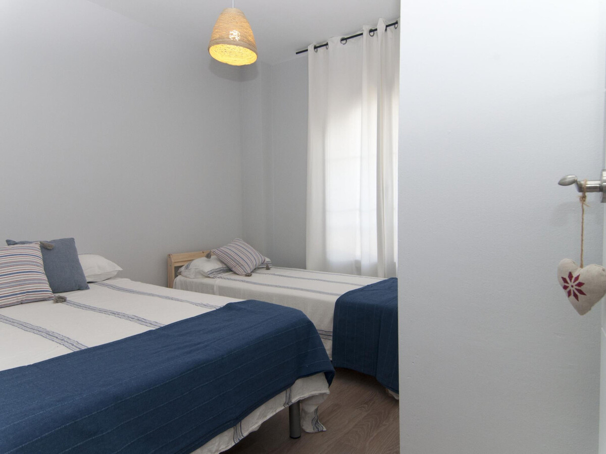 Appartement rénové avec terrasse vue mer au port - Photo 13