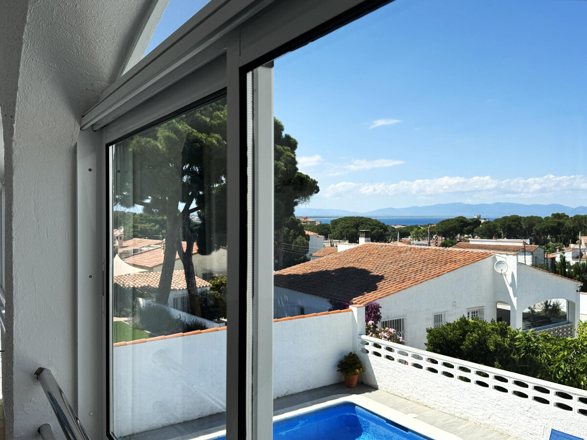 Villa Raquel à L'Escala : 2 chambres, piscine et barbecue - Photo 3