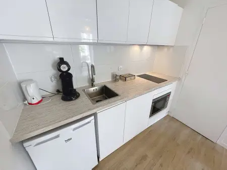 Charmant studio refait à neuf avec terrasse - animaux admis, Wi-Fi gratuit - Photo 6