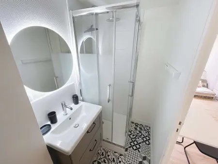 Charmant studio refait à neuf avec terrasse - animaux admis, Wi-Fi gratuit - Photo 8