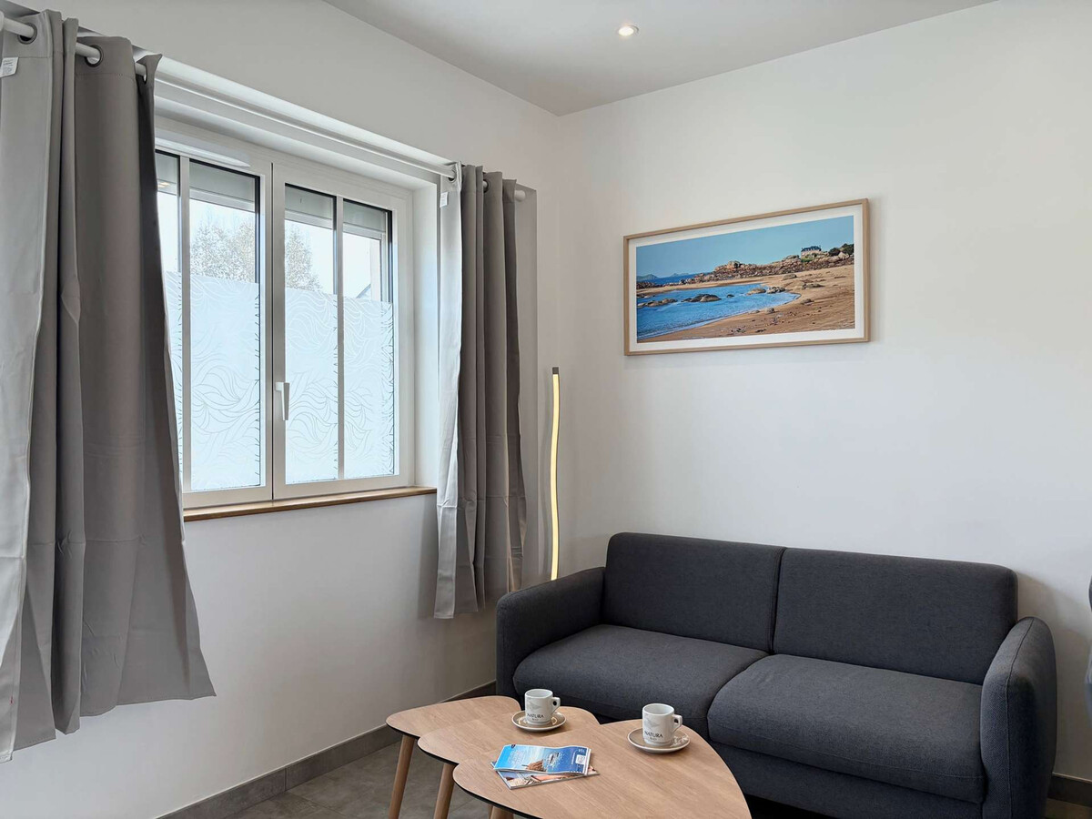 Maison duplex rénovée, accès direct plages Trégastel - Photo 4