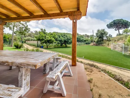 Villa à Palafolls avec piscine privée et jardin, idéale pour familles jusqu'à 18 pers. - Photo 4
