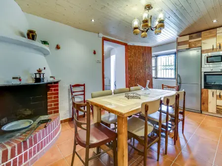 Villa à Palafolls avec piscine privée et jardin, idéale pour familles jusqu'à 18 pers. - Photo 12