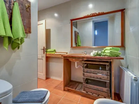 Villa à Palafolls avec piscine privée et jardin, idéale pour familles jusqu'à 18 pers. - Photo 28