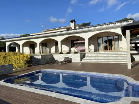 Location villa à Tordera, Luxueuse villa à Tordera avec piscine privée pour 12 personnes