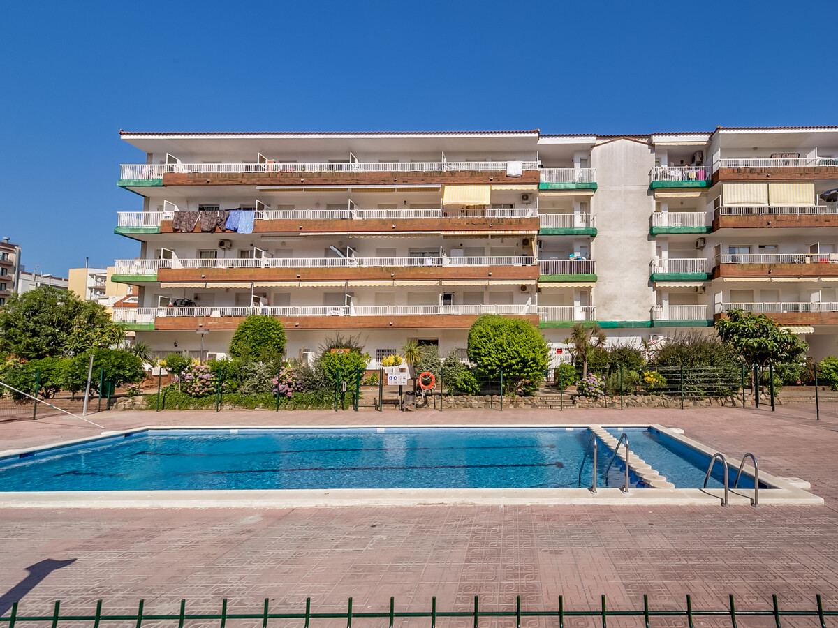 Appartement 2 ch, piscine et balcon à 5 min de la plage - Photo 4